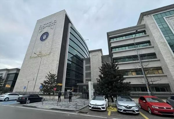 Bursa'da 55 Kişi Rüşvet ve Örgüt Suçlamasıyla Gözaltına Alındı