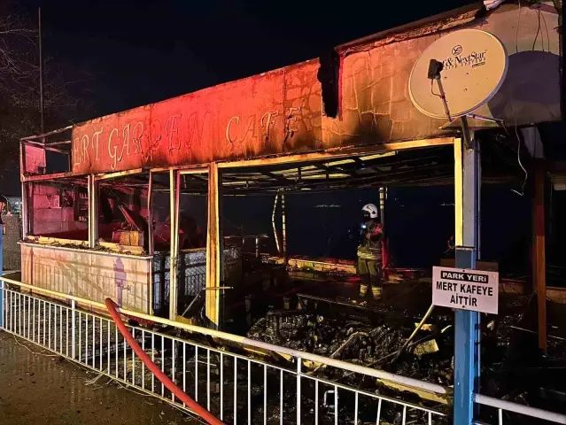 Gemlik'te Elektrik Kaynağından Çıkan Kafe Yangını Söndürüldü