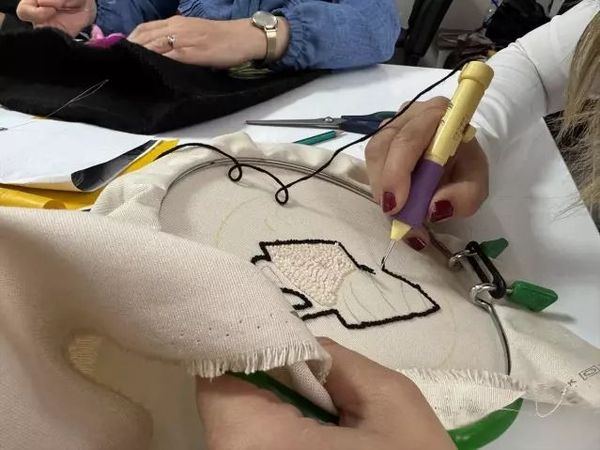 Hatice Sarıkaya, Otizmli Oğlunun Bakımıyla Başlayan El Sanatları Yolculuğunu Mesleğe Dönüştürdü