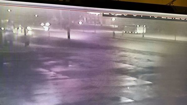 İnegöl'de Telefonunu Almak İçin Eğilen Yaya Ağır Yaralandı