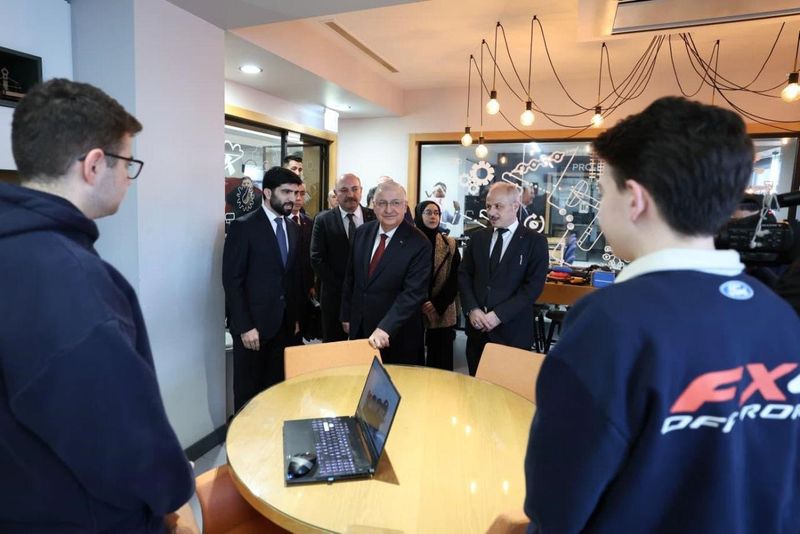 Milli Savunma Bakanı Yaşar Güler, Kartal İmam Hatip Lisesi Öğrencileriyle Buluştu