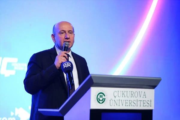 DABKAF'26 Kariyer Fuarı Adana'da Gençlerle İş Dünyasını Buluşturdu