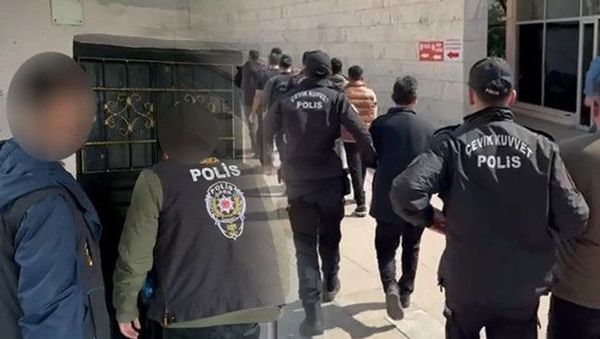 Osmaniye'de 49,2 Milyar TL Değerinde Yasa Dışı Bahis Operasyonu: 10 Kişi Tutuklandı