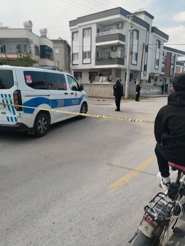 Tarsus'ta Bıçaklı Saldırı: Kadın Ağır Yaralandı