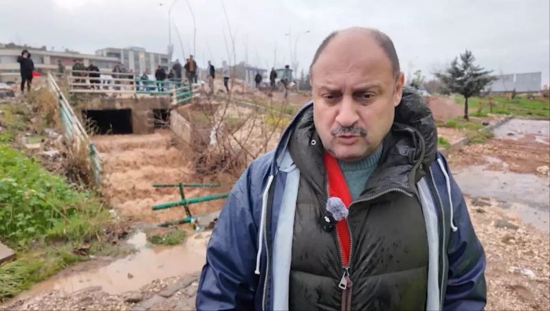 Şanlıurfa'da Sağanak Nedeniyle İstinat Duvarı Çöktü, Ev Sular Altında Kaldı