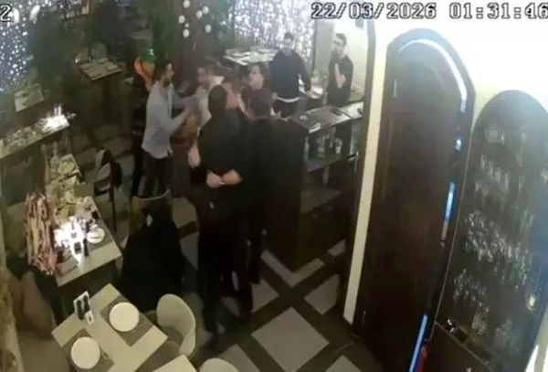 CHP'li Mezitli Belediye Başkanı Ahmet Serkan Tuncer'in Restorandaki Kavga Anı Kamerada