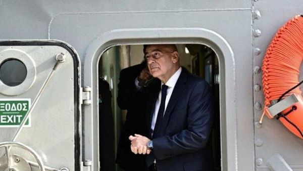 Yunanistan Savunma Bakanı Dendias, Kıbrıs’taki Gelişmelerde Türkiye’ye Sert Mesaj Verdi