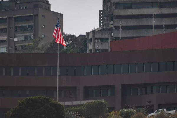 ABD'nin Caracas Büyükelçiliği 7 Yıl Sonra Yeniden Faaliyete Geçti