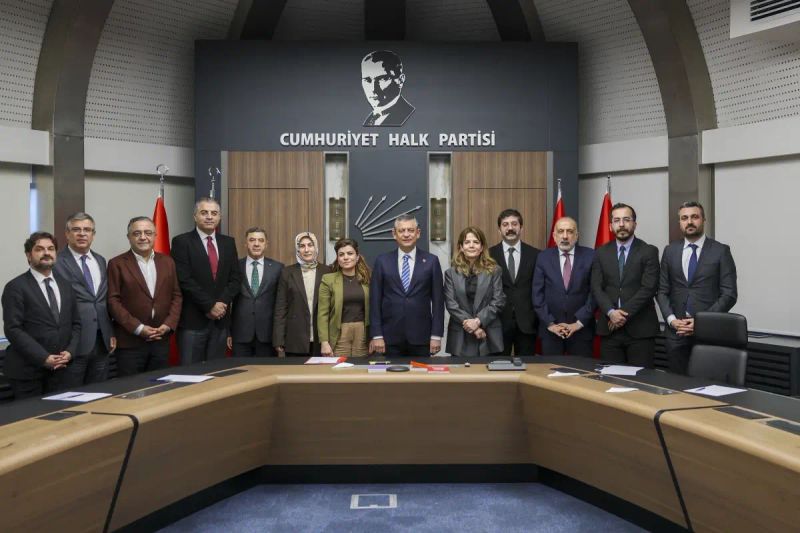 Özgür Özel, Diyarbakır Kent Koruma ve Dayanışma Platformu Temsilcileriyle Görüştü