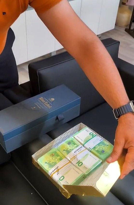 Manavgat'taki baklava kutusundaki rüşvet skandalı, Orhan Pamuk'un kitabıyla benzerlik gösteriyor