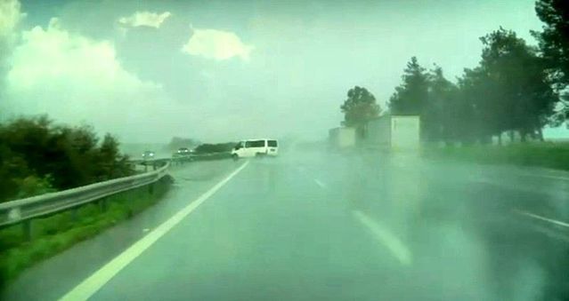 Adana Otoyolunda Takla Atan Panelvan Kazasında Yaralılar Hastaneye Sevk Edildi