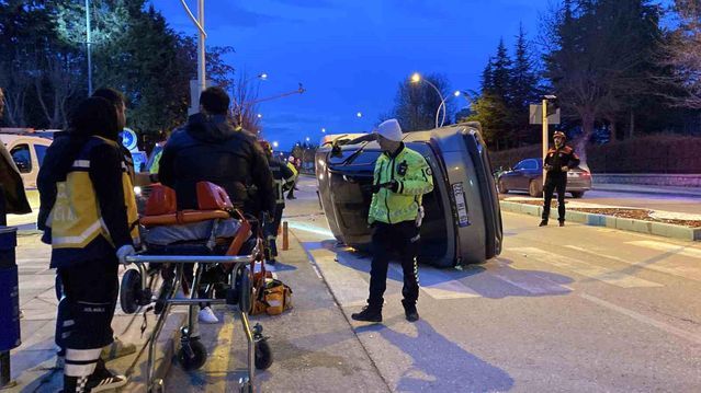 Çorum'da Minibüsle Çarpışan Cip Yan Yattı: 1 Yaralı