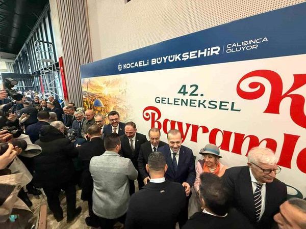 Kocaeli 42. Kent Bayramlaşması Farklı Milletlerden Öğrencilerle Renkli Geçti