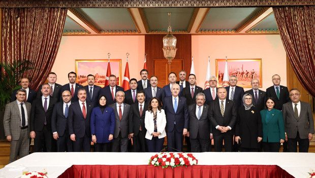 Numan Kurtulmuş, 'Terörsüz Türkiye' Komisyonu Üyeleriyle İftar Yemeğinde Buluştu