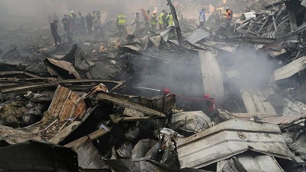 İsrail'in Hava Saldırıları Beyrut'ta Yangınlara Neden Oldu