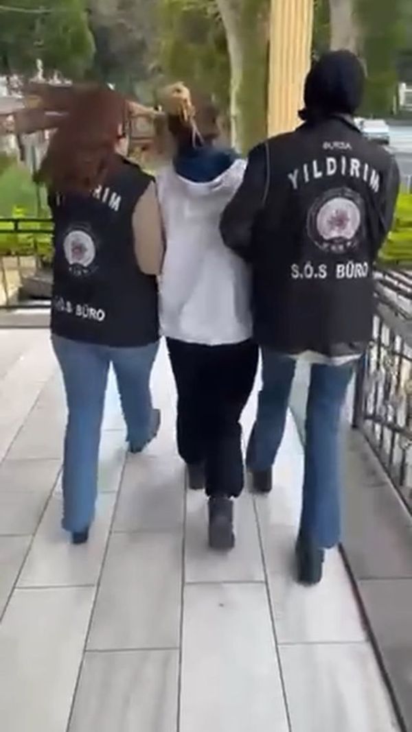 Bursa'da 108 Yıllık Hapis Cezası Olan Kadın Polis Tarafından Yakalandı