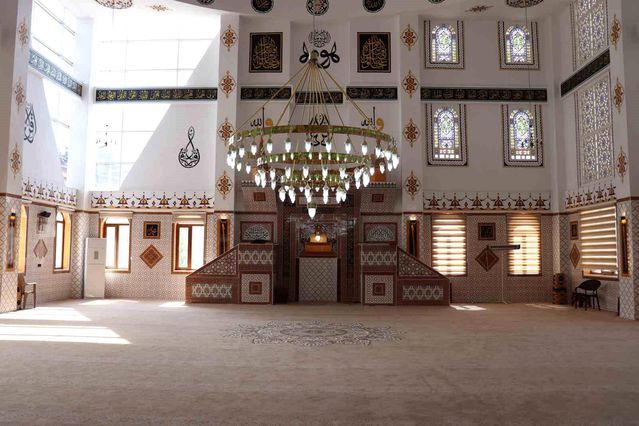 Denizli Beyağaç’ta Merkez Çarşı Camii Arefe Günü İbadete Açıldı