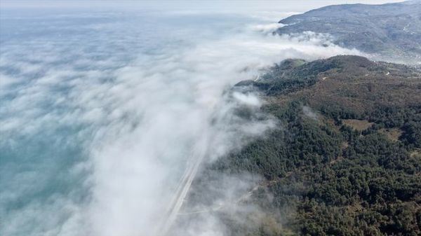 Sinop'ta Karadeniz Sahilinde Oluşan Sis Bulutları Dronla Kaydedildi