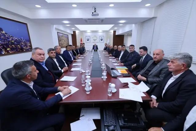 Mardin Valisi Tuncay Akkoyun Muhtarlarla İstişare Toplantısı Düzenledi