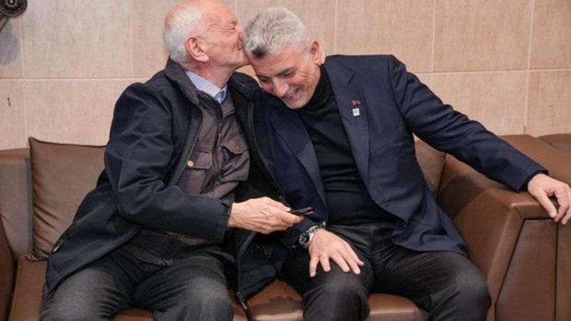 Bakan Ömer Bolat, Nedim Amca’yı Darülaceze’de Ziyaret Etti