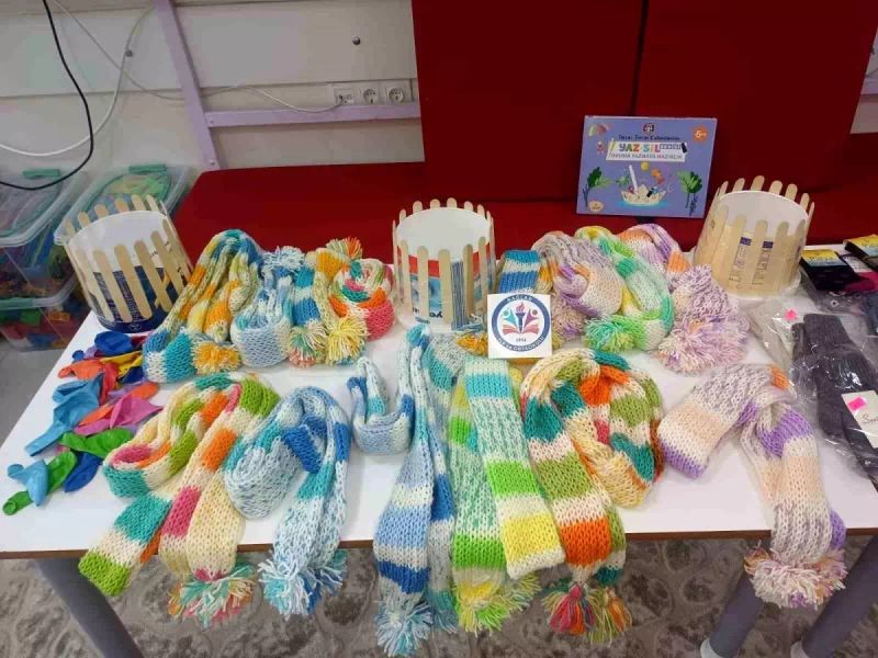 Eğirdirli Minikler Depremzede Çocuklar İçin Gönül Atkısı Ördü