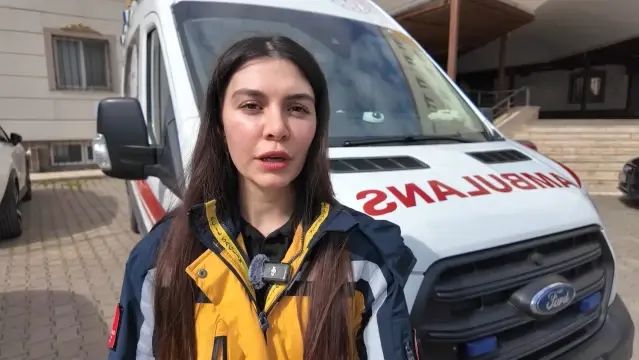 Şanlıurfa'da Ambulans Doğumu: İlk Bebek Yolda Dünyaya Geldi