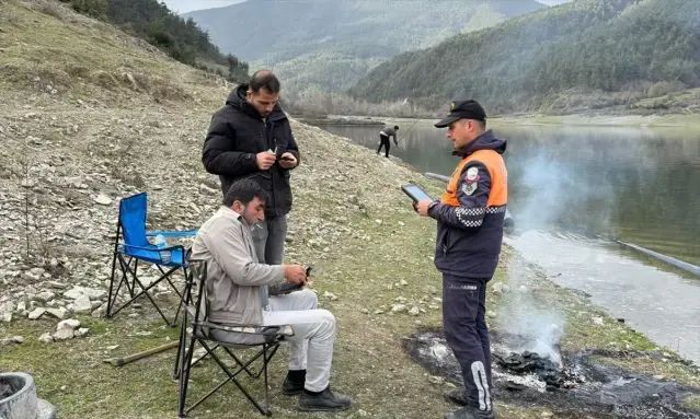 Vezirköprü'de Jandarma Baraj Göllerinde Denetimlerini Sürdürüyor