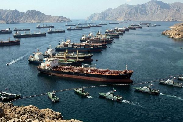 İran, Trump’ın Hürmüz Boğazı Tehdidine Babu'l Mendeb Boğazı Kapanışıyla Cevap Verdi