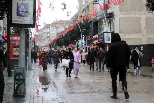 Sakarya'da Arife Günü Bayram Alışverişi Yoğunluğu Devam Ediyor