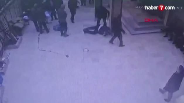 Sultangazi'de Kaldırım Taşlı Saldırı: 75 Yaşındaki Adam Hastaneye Kaldırıldı