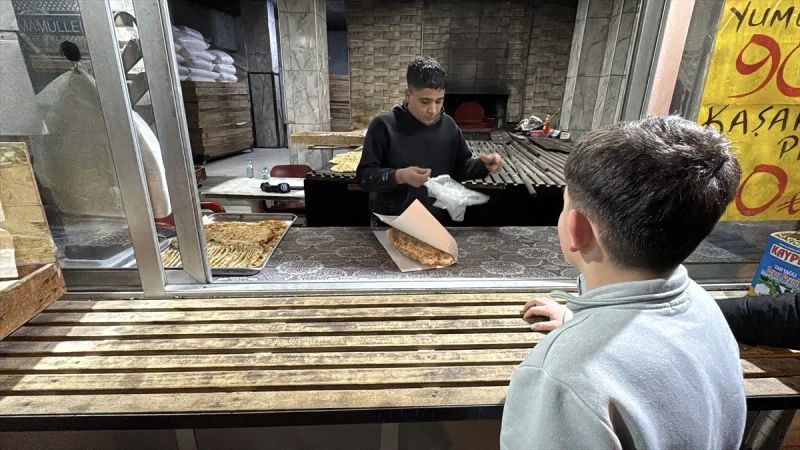 Adana'da Ramazan Boyunca Pide Fırınları 24 Saat Hizmet Veriyor