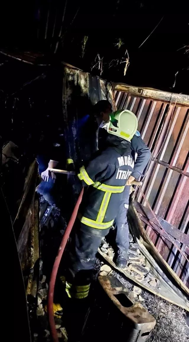 Bodrum'da İşçi Konteynerlerinde Çıkan Yangın Söndürüldü