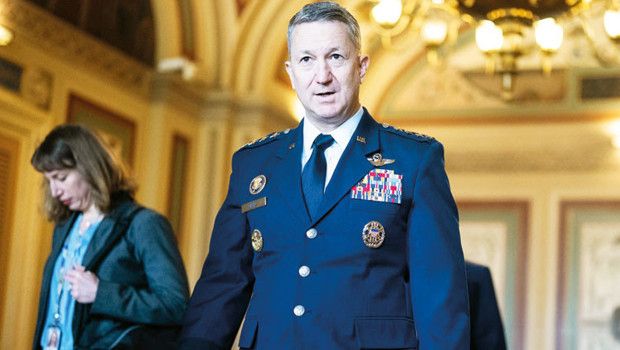 General Dan Caine, Trump Yönetimini İran Operasyonunda Riskler Konusunda Uyarıyor