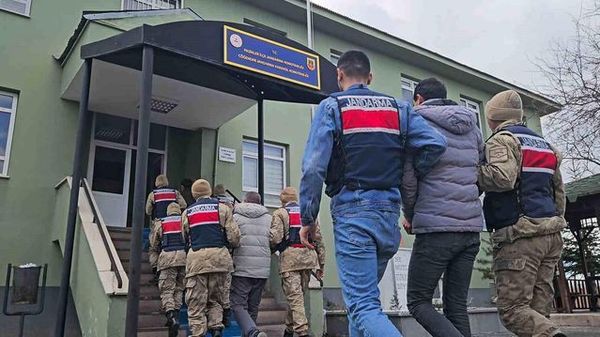 Erzurum'da Göçmen Kaçakçılığına Yönelik Eş Zamanlı Operasyonlar Gerçekleştirildi