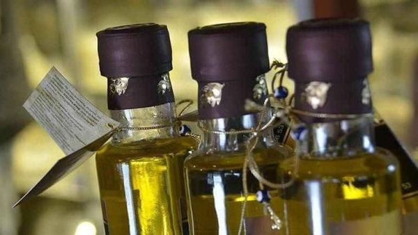 İzmir’de Zeytinyağı Sahtekarlığı: 82 Kez İfşa Edilen Firma 46 Marka Kullandı