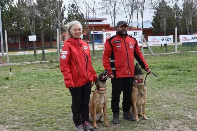 Afyon'dan Uluslararası Arama Kurtarma Köpekleri Şampiyonasına Katılım