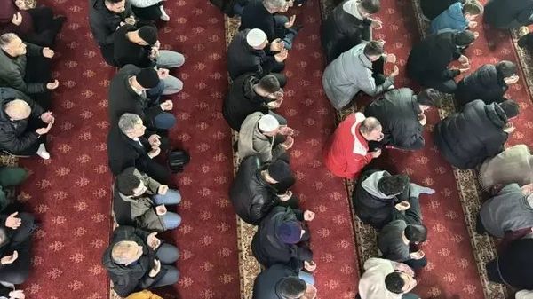 Konya, Karaman, Aksaray ve Afyonkarahisar’da Bayram Namazı Heyecanı Yaşandı
