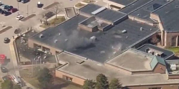 Michigan'da Sinagoga Araçla Saldırı Sonrası Silahlı Saldırgan Alarmı