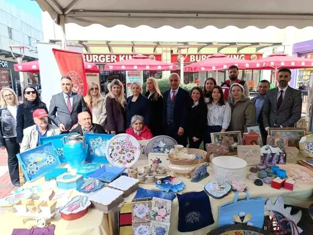 Edirne Huzurevi Sakinleri El İşçiliği Ürünlerini Sergiledi