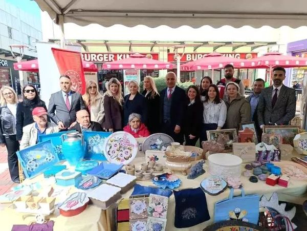 Edirne Huzurevi Sakinleri El İşçiliği Ürünlerini Sergiledi
