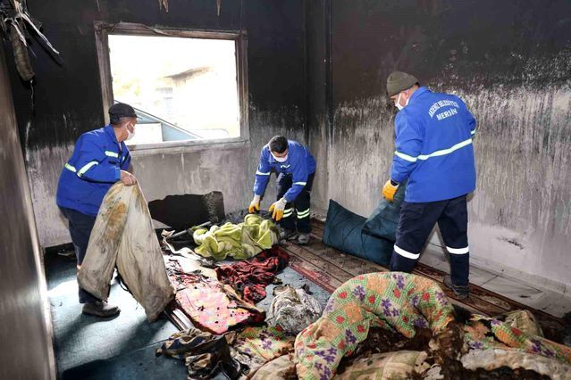 Mersin Belediyesi, Yangın Sonrası Evdeki Değerli Eşyaları Sahiplerine Teslim Etti