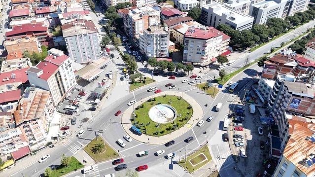 Nazilli Belediyesi, İlçede Çevre Düzenleme ve Temizlik Çalışmalarını Sürdürüyor