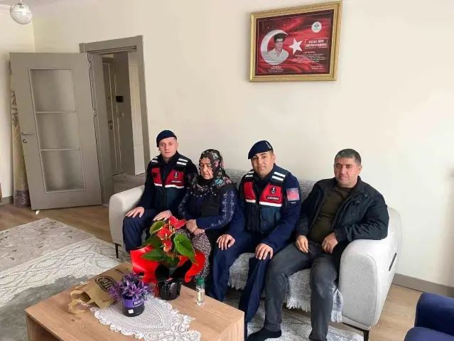 Gölbaşı'nda Şehitliklerde Bayram Öncesi Bakım ve Temizlik Çalışmaları Yapıldı