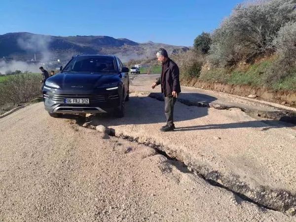 Adıyaman Sincik-Kahta Karayolundaki Çökme Ulaşımı Zorluyor