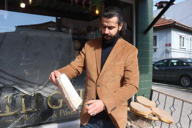 Sakarya'da Hayırsever İş Adamı 58 Bin Liralık Veresiye Borcunu Ödedi