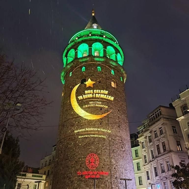 Galata Kulesi Ramazan Ayında Yeşil Işıkla Aydınlatıldı