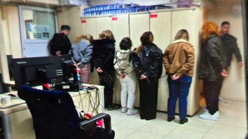 İstanbul'daki Çatışmada Polisle Dalga Geçen 8 Kişi Gözaltına Alındı, Şirketten Açıklama Geldi