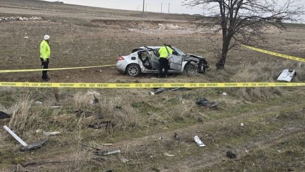 Bayram Yolunda Kaza: Baba Hayatını Kaybetti, Eşi ve 4 Oğlu Yaralandı