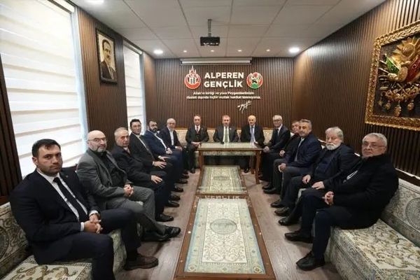 Mustafa Destici Amsterdam'da BBP Partililerle Buluştu ve Süleymaniye Camisi'ni Ziyaret Etti