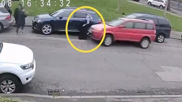 Londra'da Başörtülü Kadına Araçla Saldırı: Polis Olayı İslamofobi Olarak İnceliyor